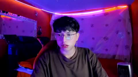 Angel  online show from September 17, 2025, 5:42 am