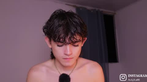 Snapshot of angelocute_ chatting on May 17, 2026, 1:25 am Angelo I work from home this is my room online show from May 17, 2026, 1:25 am