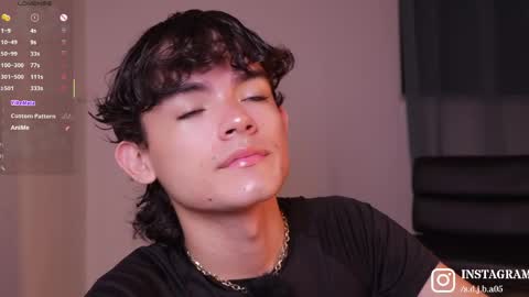 Snapshot of angelocute_ chatting on May 20, 2026, 2:07 am Angelo I work from home this is my room online show from May 20, 2026, 2:07 am