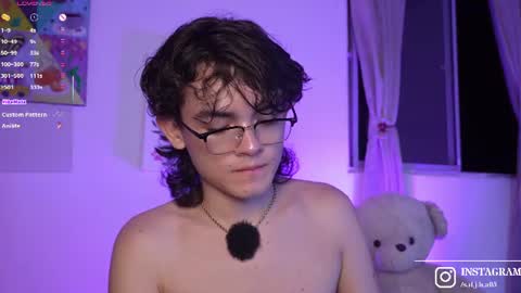 Snapshot of angelocute_ chatting on July 18, 2026, 1:54 am Angelo I work from home this is my room online show from July 18, 2026, 1:54 am
