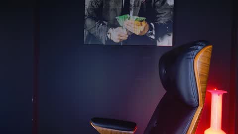 Snapshot of angeloeric chatting on December 9, 2024, 12:19 pm BlackWolf online show from December 9, 2024, 12:19 pm