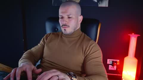 Snapshot of angeloeric chatting on December 17, 2024, 2:22 pm BlackWolf online show from December 17, 2024, 2:22 pm