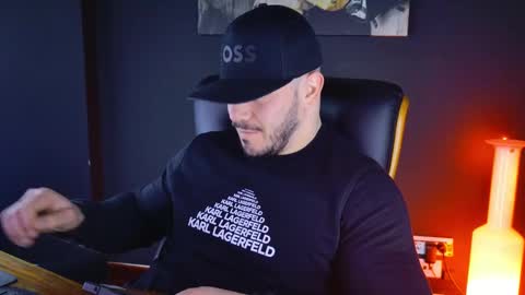 Snapshot of angeloeric chatting on January 8, 2025, 9:32 am BlackWolf online show from January 8, 2025, 9:32 am