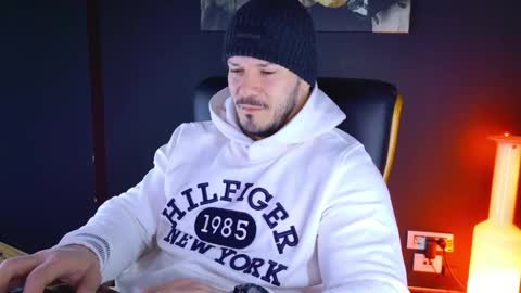 Snapshot of angeloeric chatting on January 28, 2025, 4:39 am BlackWolf online show from January 28, 2025, 4:39 am