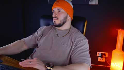 Snapshot of angeloeric chatting on February 2, 2025, 6:48 am BlackWolf online show from February 2, 2025, 6:48 am