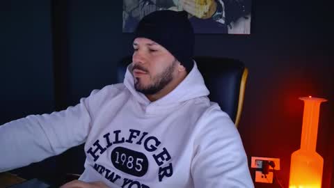 Snapshot of angeloeric chatting on February 6, 2025, 9:11 am BlackWolf online show from February 6, 2025, 9:11 am