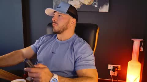 Snapshot of angeloeric chatting on October 20, 2025, 8:26 am BlackWolf online show from October 20, 2025, 8:26 am