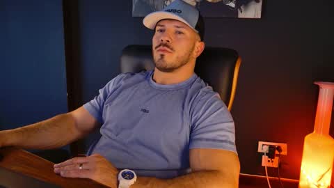 Snapshot of angeloeric chatting on October 29, 2025, 2:08 pm BlackWolf online show from October 29, 2025, 2:08 pm