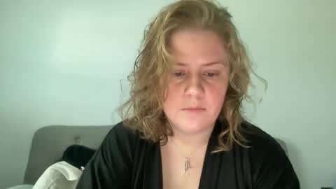 Snapshot of angeloflight273360 chatting on February 1, 2026, 2:26 pm Angel of Light online show from February 1, 2026, 2:26 pm