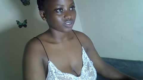 Snapshot of angelofsweetness chatting on December 16, 2025, 8:03 pm angelofsweetness online show from December 16, 2025, 8:03 pm