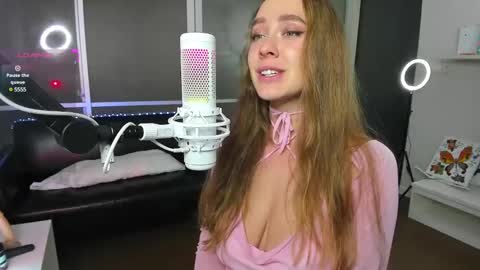 Snapshot of angelpaull chatting on December 14, 2024, 9:24 pm Angel online show from December 14, 2024, 9:24 pm