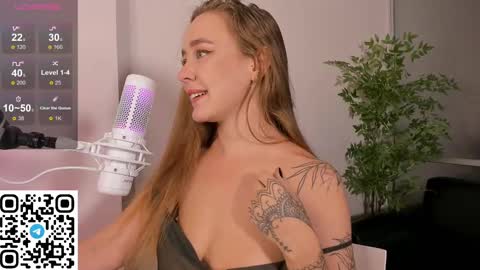 Snapshot of angelpaull chatting on March 10, 2025, 11:27 pm Angel online show from March 10, 2025, 11:27 pm