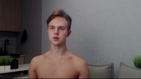 Angel online show from October 10, 2025, 1:32 pm