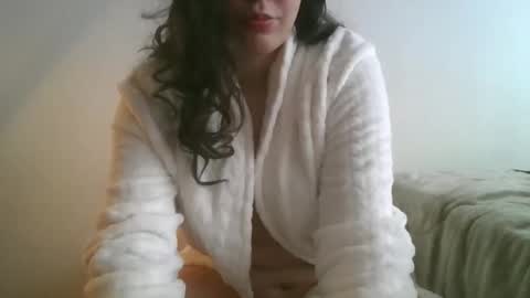 angelrrm online show from May 28, 2026, 6:49 pm