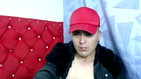 Snapshot of angels_0001 chatting on December 10, 2024, 5:00 pm angels_0001 online show from December 10, 2024, 5:00 pm