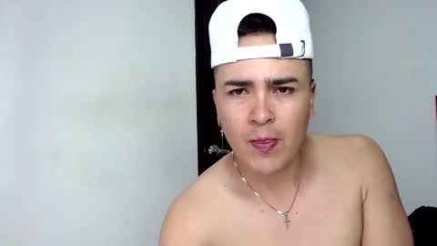 Snapshot of angels_0001 chatting on February 25, 2025, 10:50 pm angels_0001 online show from February 25, 2025, 10:50 pm