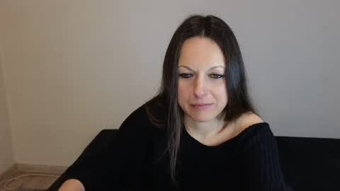 Giulia online show from February 1, 2026, 1:42 pm