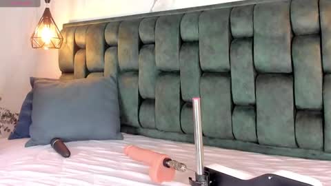 ANGIE online show from September 16, 2025, 1:56 pm