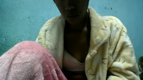 angeltta69 online show from July 7, 2026, 3:27 pm