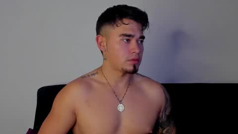 Snapshot of angelx_fox chatting on December 3, 2025, 5:37 am Angel Fox online show from December 3, 2025, 5:37 am