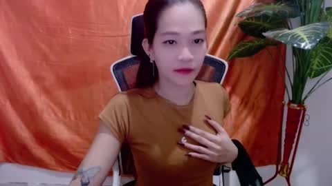 Snapshot of angelyn_slim chatting on May 24, 2026, 9:42 pm angelyn_slim online show from May 24, 2026, 9:42 pm