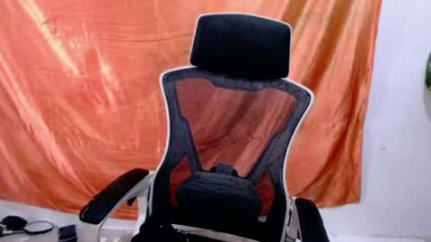 Snapshot of angelyn_slim chatting on June 29, 2026, 5:25 am angelyn_slim online show from June 29, 2026, 5:25 am