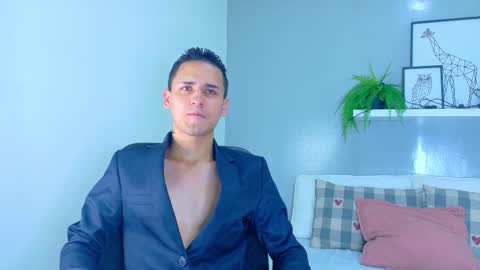 Snapshot of angeoblaze__ chatting on December 22, 2025, 12:35 pm A N G E O online show from December 22, 2025, 12:35 pm