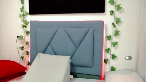 Snapshot of angie_arias chatting on February 12, 2025, 10:56 am Angie online show from February 12, 2025, 10:56 am