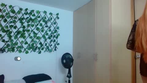 Snapshot of angie_arias chatting on February 13, 2025, 5:44 pm Angie online show from February 13, 2025, 5:44 pm