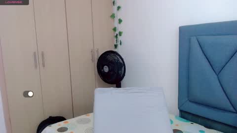 Snapshot of angie_arias chatting on March 12, 2025, 4:46 pm Angie online show from March 12, 2025, 4:46 pm