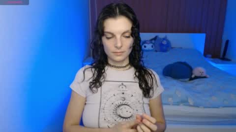 angie_faee online show from September 24, 2025, 4:43 pm