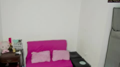 Snapshot of angielee01 chatting on April 23, 2026, 11:31 am Angie y Andres online show from April 23, 2026, 11:31 am