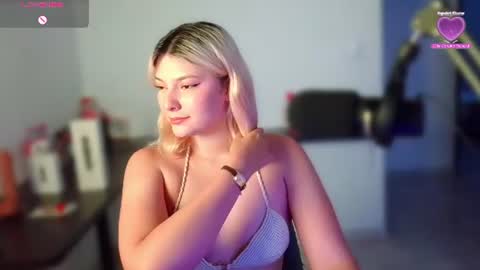 Ania online show from July 27, 2026, 11:01 pm