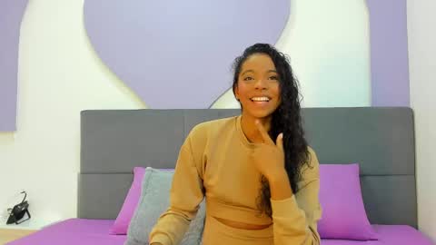 Snapshot of aniie_bby_4u chatting on September 27, 2025, 2:38 am Any online show from September 27, 2025, 2:38 am