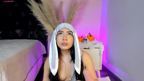 aniie_west online show from October 22, 2025, 5:08 am