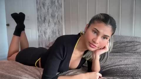 Snapshot of aniishaa chatting on March 12, 2025, 10:05 am anisha online show from March 12, 2025, 10:05 am