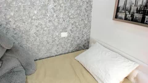 anika_h online show from March 6, 2026, 12:01 pm