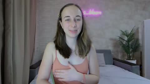 Snapshot of anikabloom chatting on January 21, 2025, 1:18 am anikabloom online show from January 21, 2025, 1:18 am