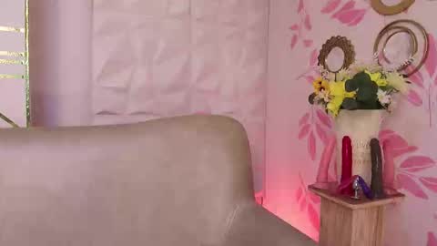 Lauren Anika online show from January 30, 2025, 11:44 am