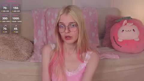 Monica online show from July 18, 2026, 4:49 am