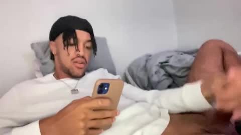 Snapshot of animeboygirls chatting on October 28, 2025, 3:32 am Animeboygirls online show from October 28, 2025, 3:32 am