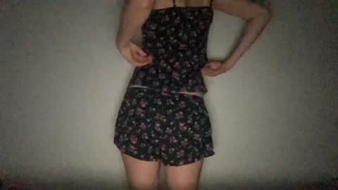 Snapshot of anise_rose chatting on December 11, 2024, 3:37 pm Anise online show from December 11, 2024, 3:37 pm