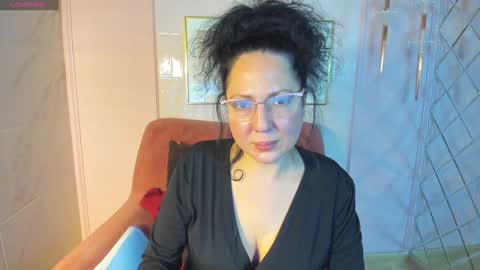 Anita online show from December 19, 2024, 2:35 pm