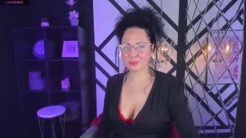 Anita online show from March 12, 2025, 1:51 pm