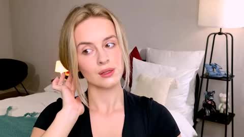 Snapshot of anitafischer chatting on September 20, 2025, 6:03 am Anita online show from September 20, 2025, 6:03 am