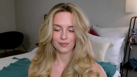 Snapshot of anitafischer chatting on November 21, 2025, 1:32 pm Anita online show from November 21, 2025, 1:32 pm