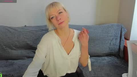 ann_annise online show from May 22, 2026, 1:02 am