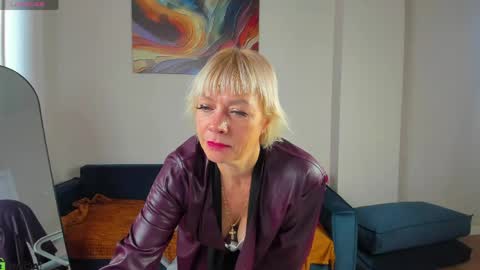 ann_annise online show from May 27, 2026, 1:57 am