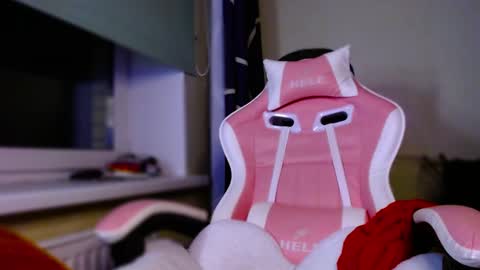 Snapshot of ann_mikele chatting on December 7, 2024, 7:21 pm Ann online show from December 7, 2024, 7:21 pm