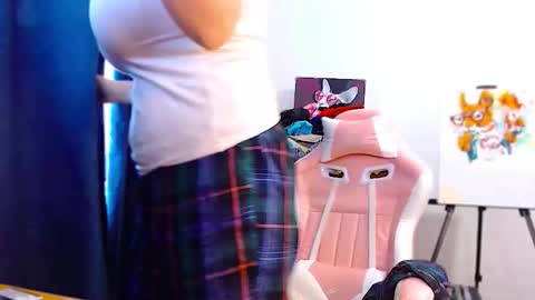 Snapshot of ann_mikele chatting on September 12, 2025, 8:03 am Ann online show from September 12, 2025, 8:03 am